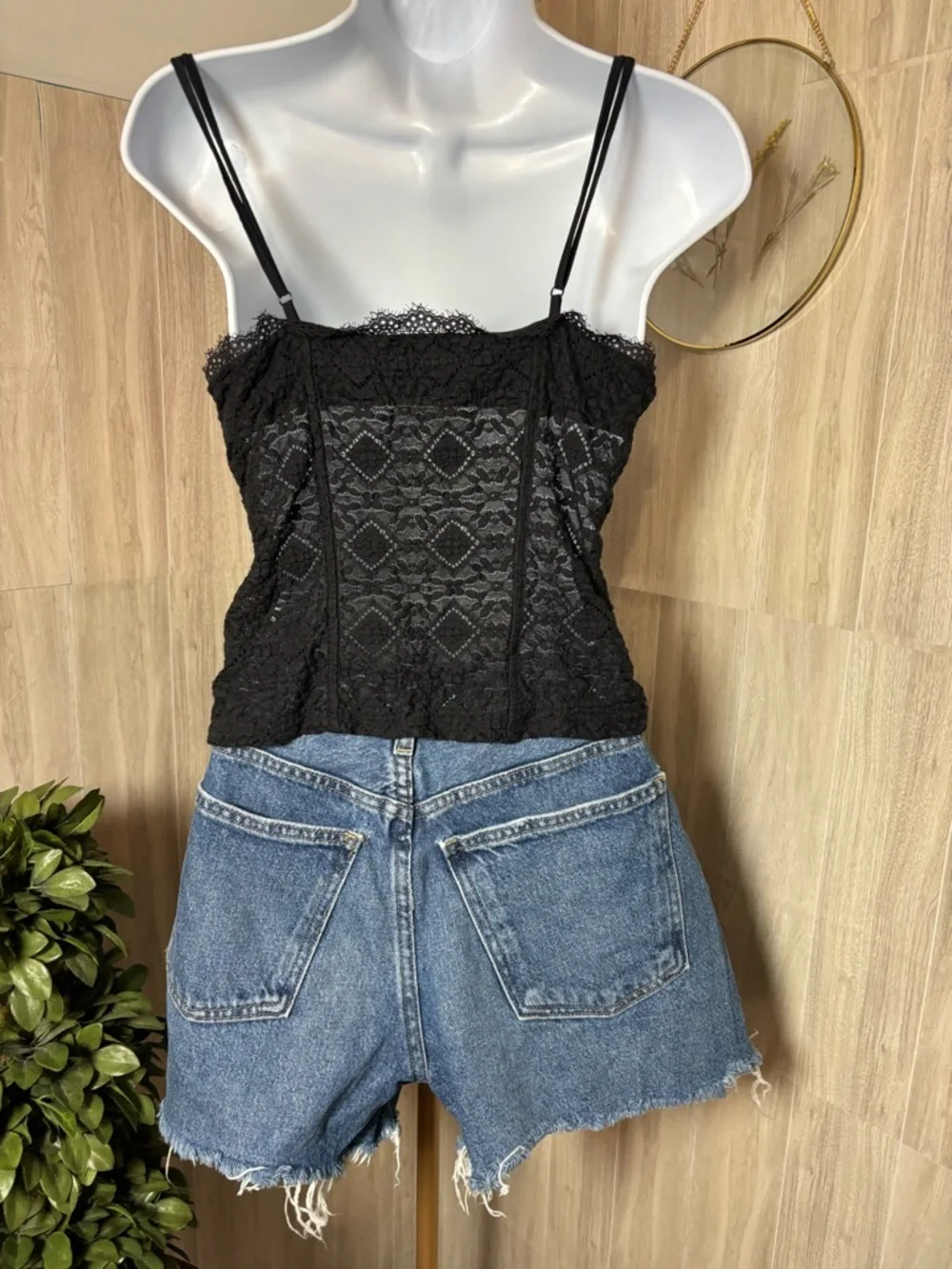 Universal Thread Blue Mid-Rise 90’s Baggy Distressed Denim Shorts